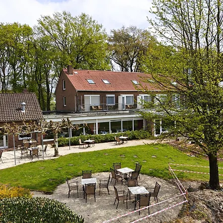 Отель Am Linnenbach Uelsen
